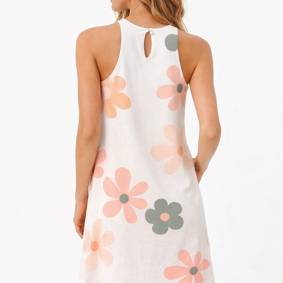 Gilli Dresses & Skirts - NWT Gilli Floral Sleeveless Shift Dress